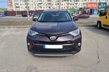 Позашляховик / Кросовер Toyota RAV4 2017 в Харкові
