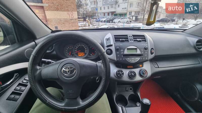 Внедорожник / Кроссовер Toyota RAV4 2006 в Кропивницком