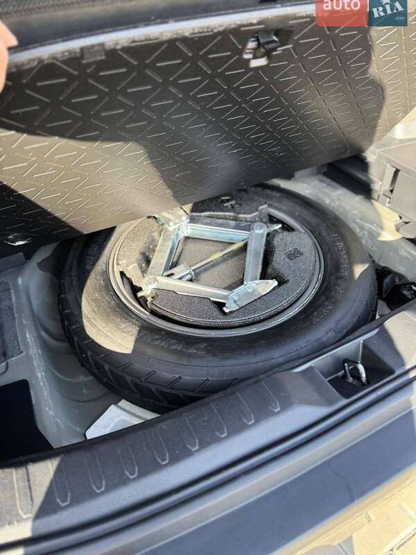 Внедорожник / Кроссовер Toyota RAV4 2023 в Киеве фото 31 Внедорожник / Кроссовер Toyota RAV4 2023 в Киеве