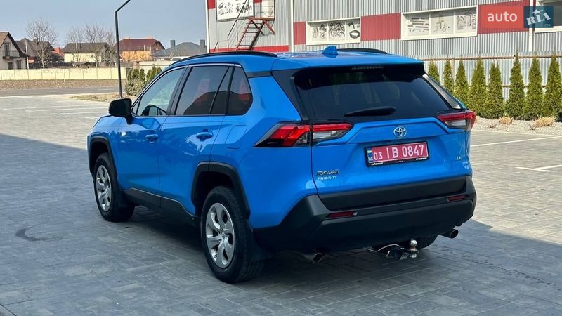 Внедорожник / Кроссовер Toyota RAV4 2019 в Луцке