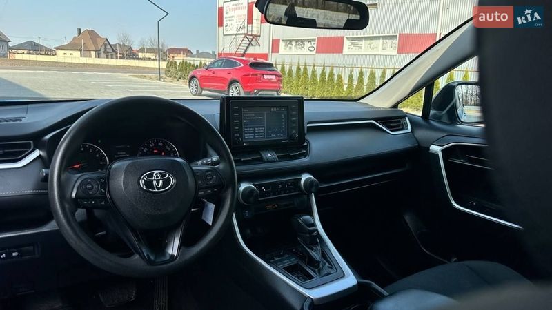 Внедорожник / Кроссовер Toyota RAV4 2019 в Луцке