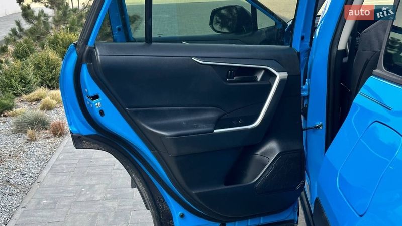 Внедорожник / Кроссовер Toyota RAV4 2019 в Луцке