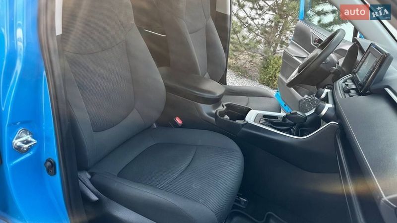 Внедорожник / Кроссовер Toyota RAV4 2019 в Луцке