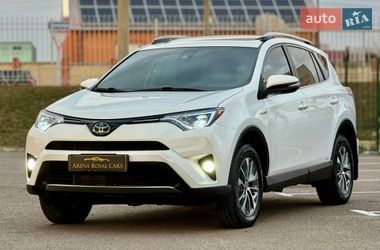 Внедорожник / Кроссовер Toyota RAV4 2018 в Киеве