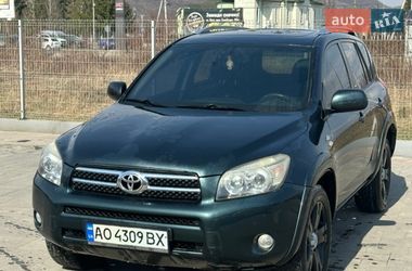 Внедорожник / Кроссовер Toyota RAV4 2006 в Хусте
