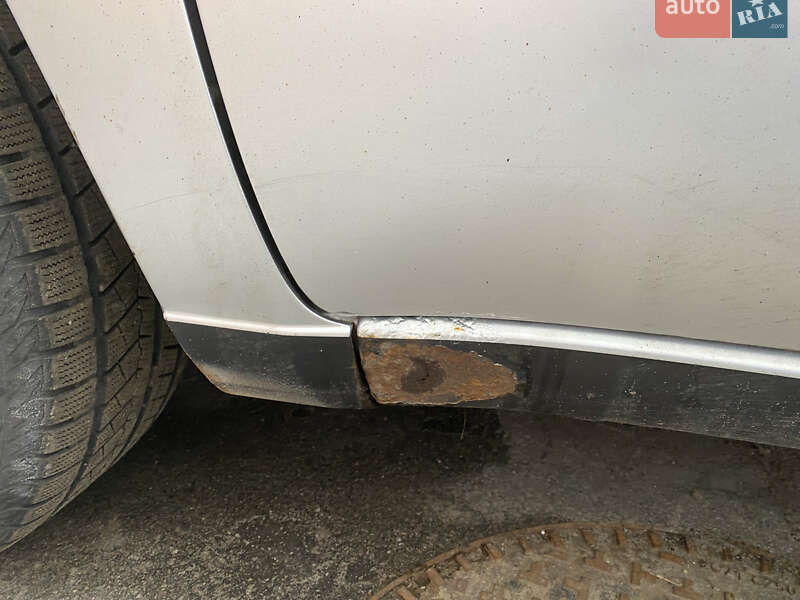 Внедорожник / Кроссовер Toyota RAV4 2001 в Киеве