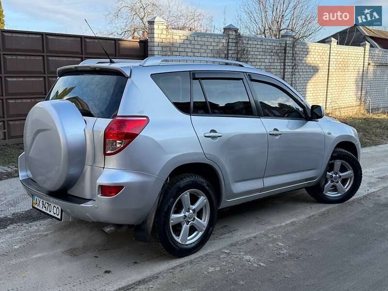 Позашляховик / Кросовер Toyota RAV4 2007 в Харкові