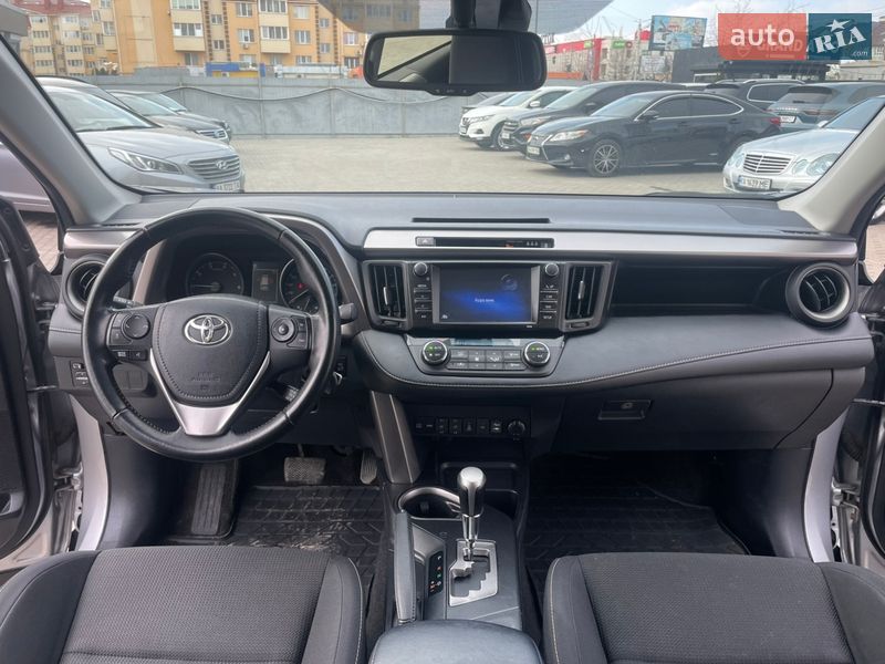 Внедорожник / Кроссовер Toyota RAV4 2017 в Киеве