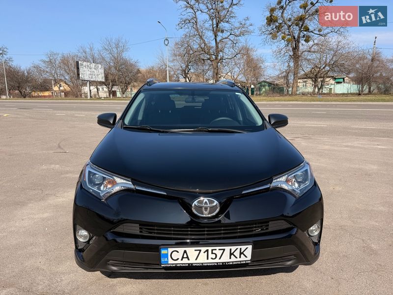 Внедорожник / Кроссовер Toyota RAV4 2016 в Черкассах