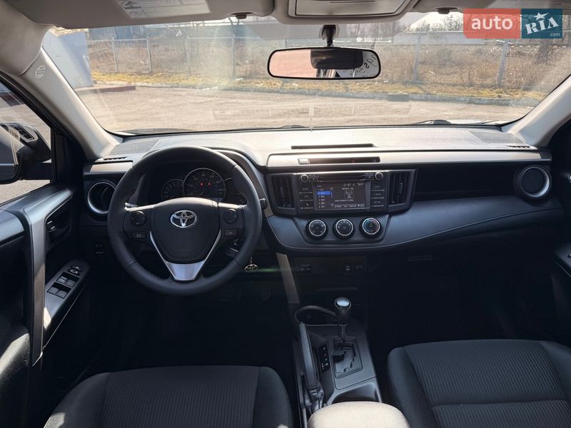 Внедорожник / Кроссовер Toyota RAV4 2016 в Черкассах