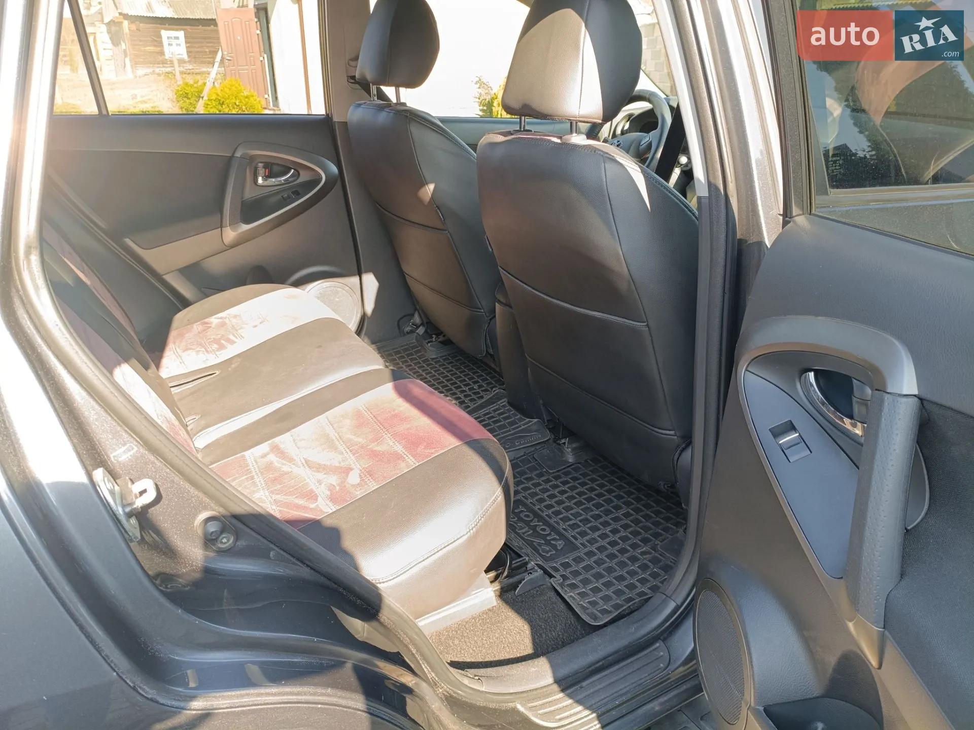 2010 Toyota RAV 4 - мініатюра 13