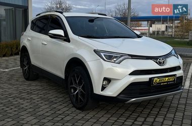 Позашляховик / Кросовер Toyota RAV4 2017 в Мукачевому