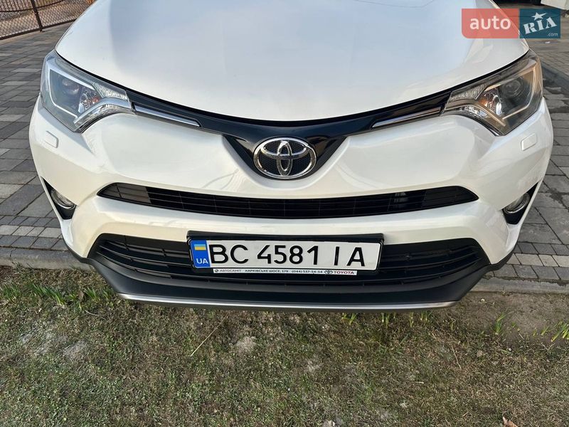 Позашляховик / Кросовер Toyota RAV4 2017 в Дрогобичі