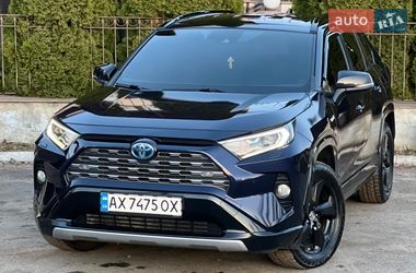 Позашляховик / Кросовер Toyota RAV4 2018 в Харкові