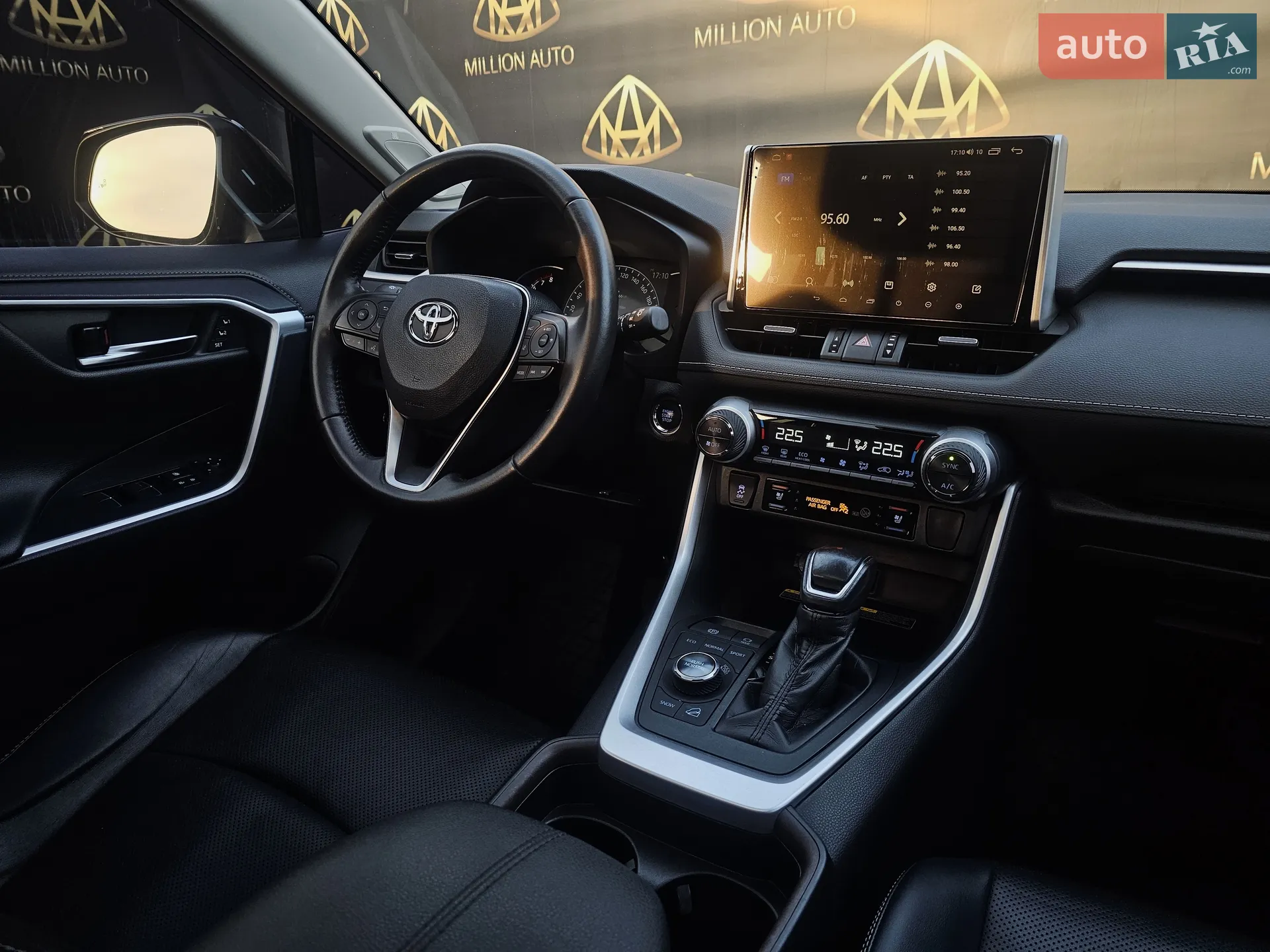2019 Toyota RAV 4 - мініатюра 19