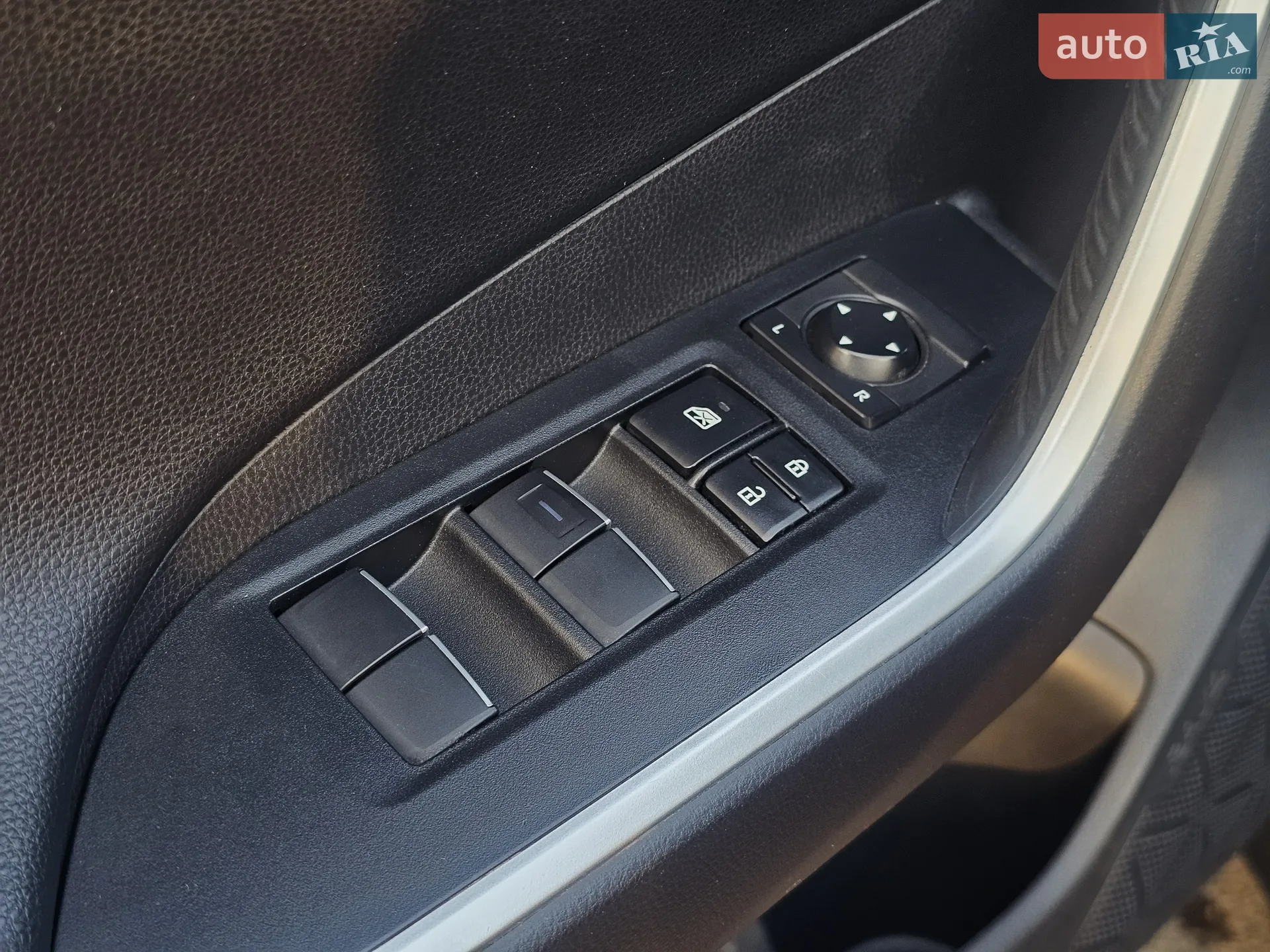 2019 Toyota RAV 4 - мініатюра 22