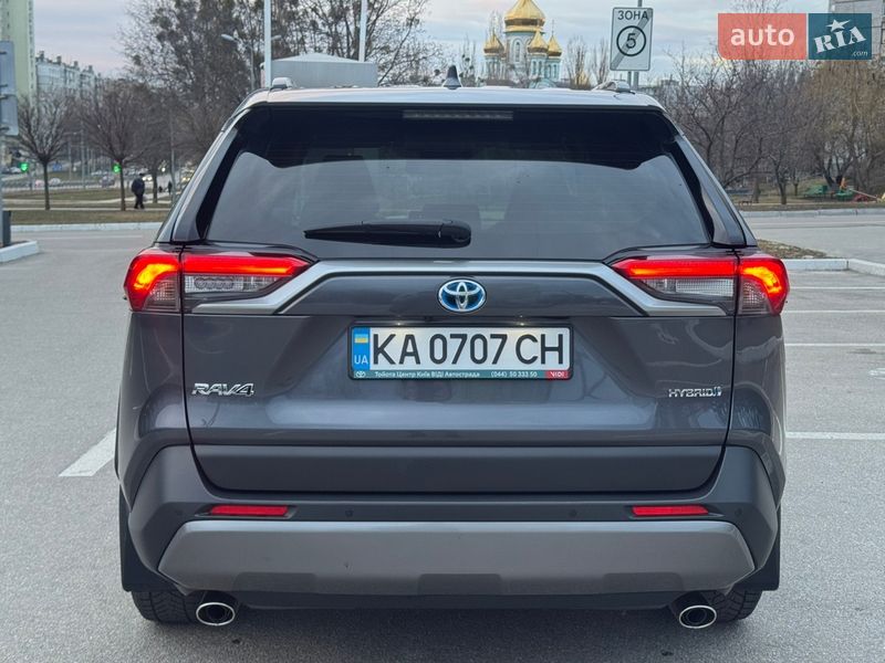 Позашляховик / Кросовер Toyota RAV4 2020 в Харкові
