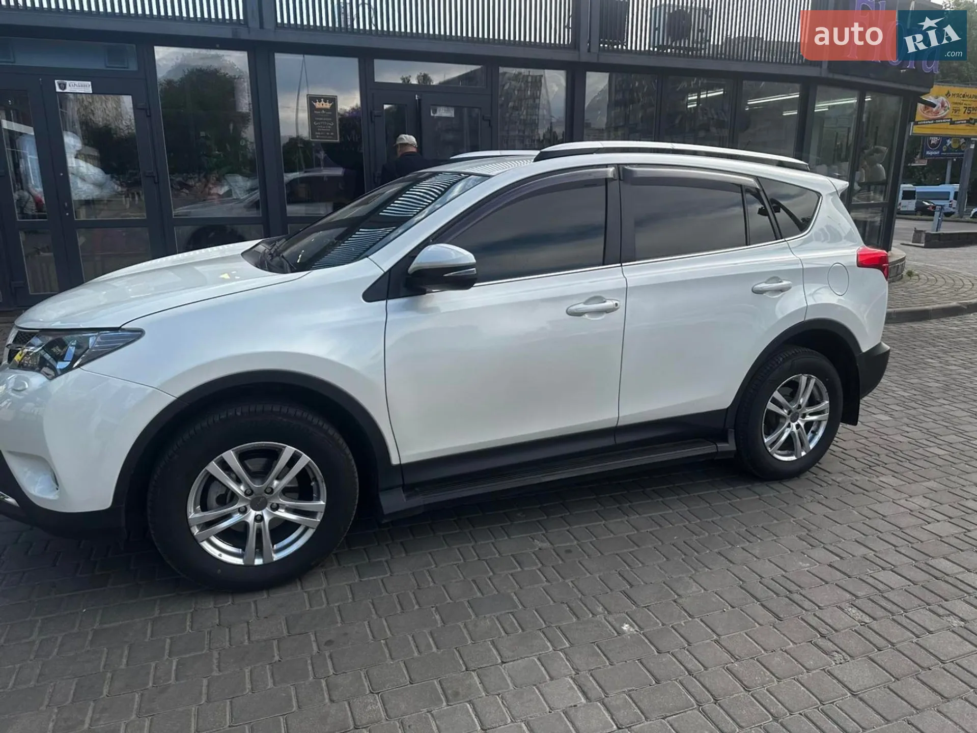 2015 Toyota RAV 4 - мініатюра 2