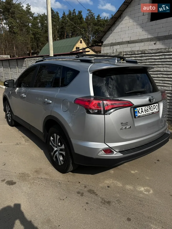 2016 Toyota RAV 4 - мініатюра 12
