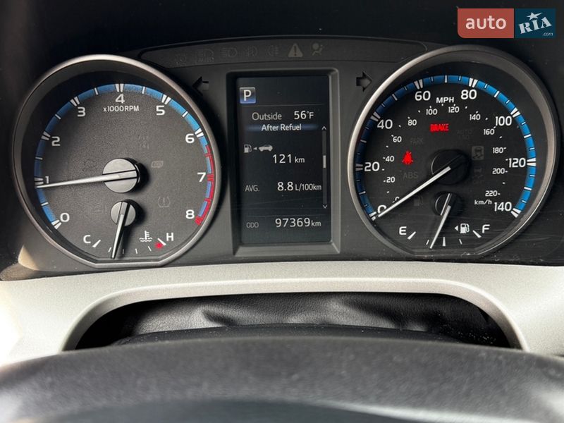 Внедорожник / Кроссовер Toyota RAV4 2017 в Буче