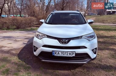 Внедорожник / Кроссовер Toyota RAV4 2016 в Киеве