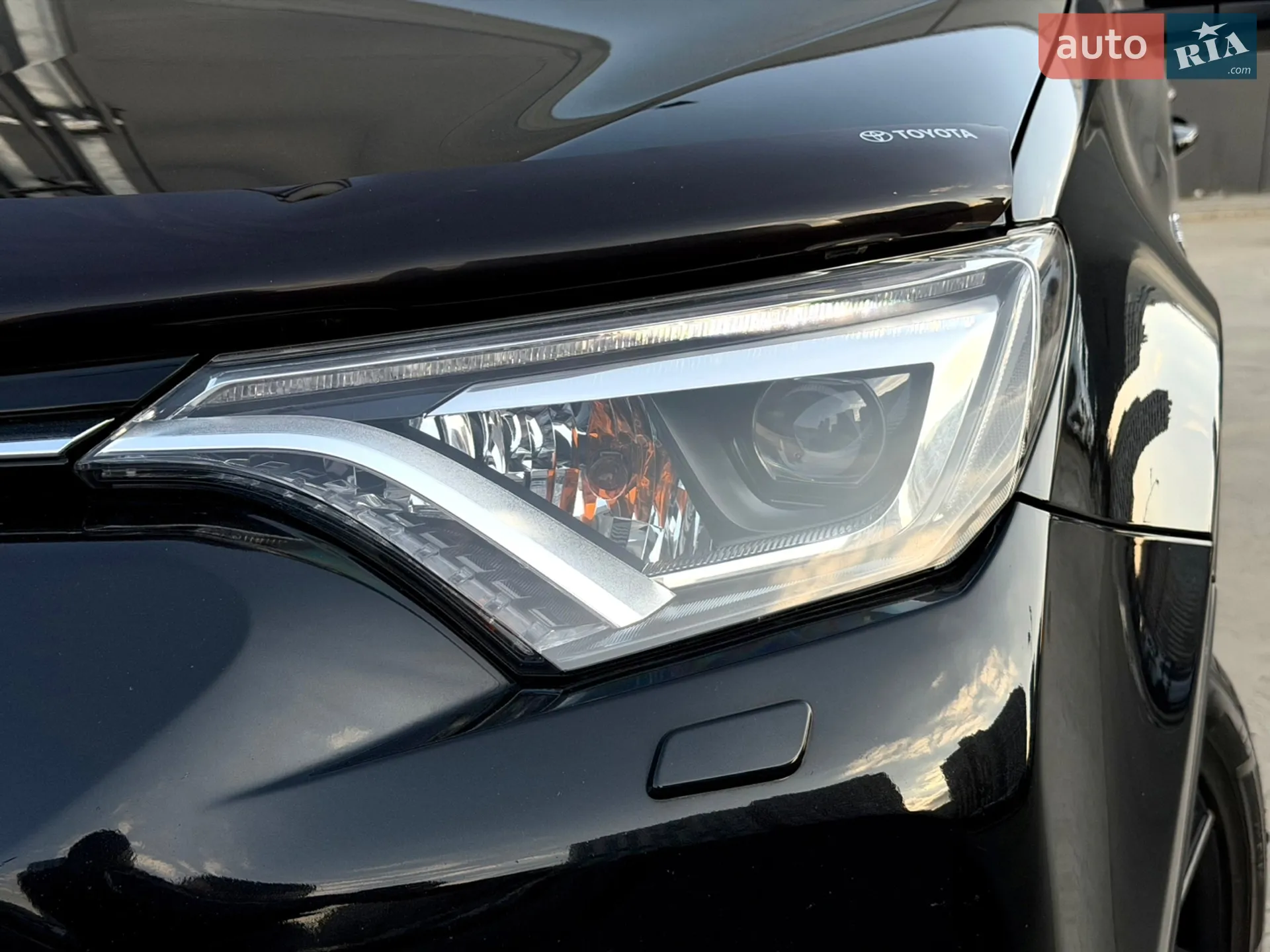 2017 Toyota RAV 4 - мініатюра 18