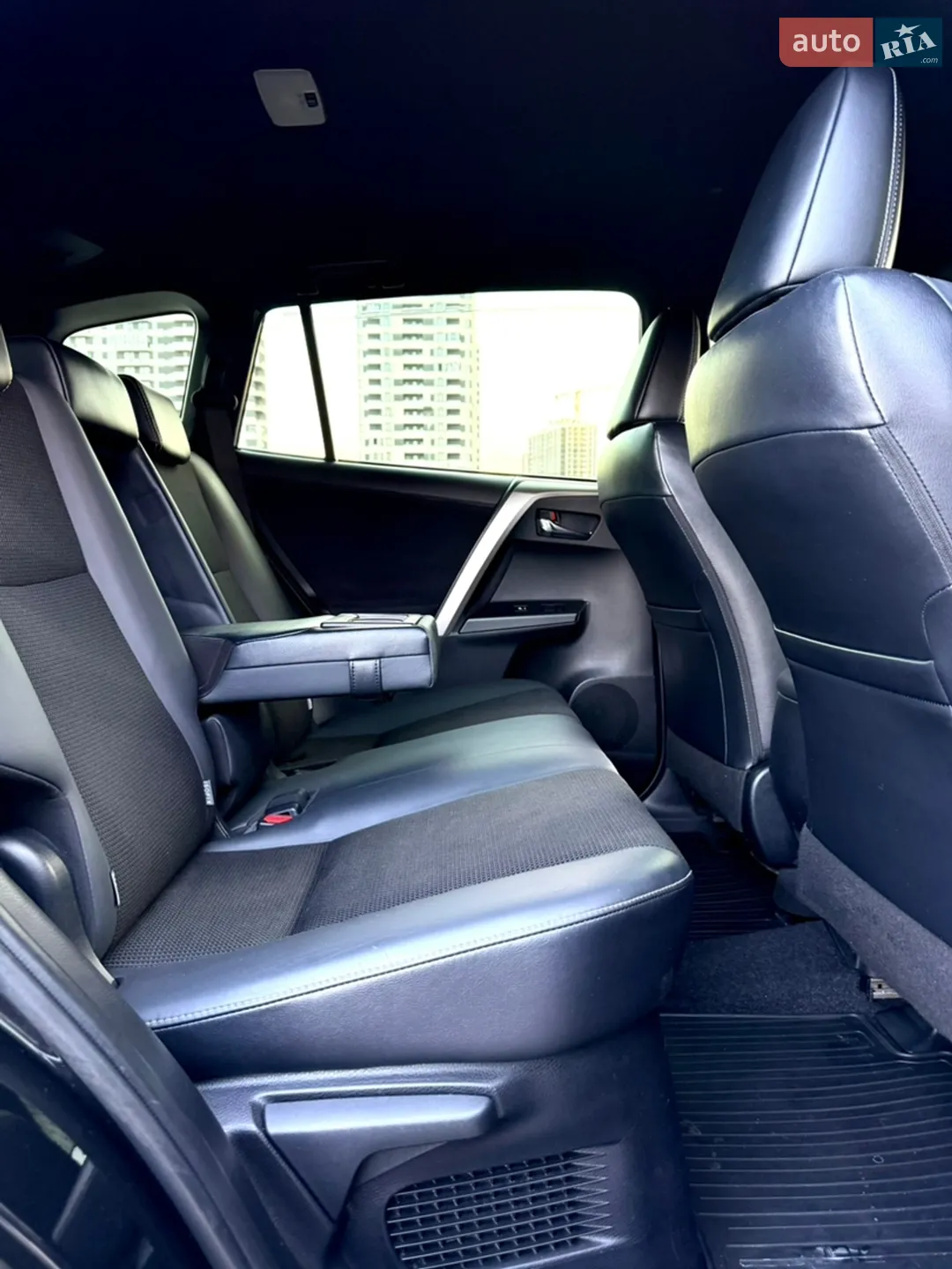 2017 Toyota RAV 4 - мініатюра 46