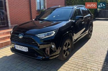 Внедорожник / Кроссовер Toyota RAV4 2020 в Киеве