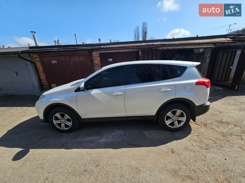 Toyota RAV4 2014