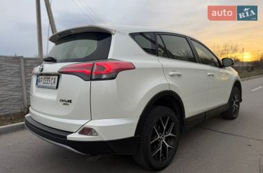 Позашляховик / Кросовер Toyota RAV4 2017 в Дніпрі