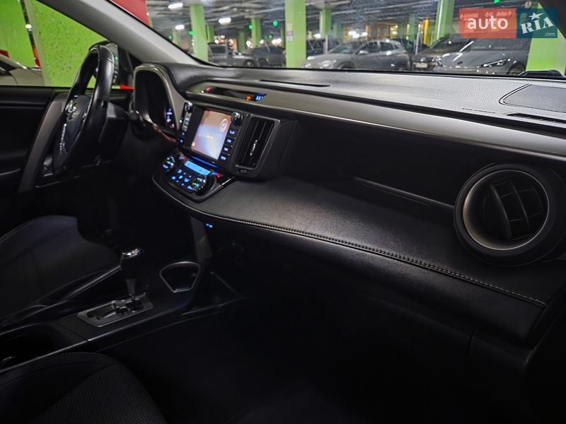 Внедорожник / Кроссовер Toyota RAV4 2017 в Киеве фото 13 Внедорожник / Кроссовер Toyota RAV4 2017 в Киеве