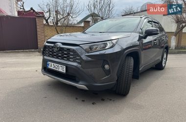Внедорожник / Кроссовер Toyota RAV4 2021 в Киеве