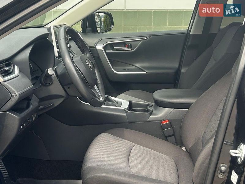 Внедорожник / Кроссовер Toyota RAV4 2020 в Черновцах