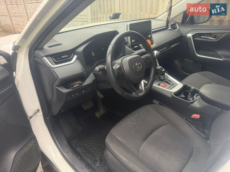 Позашляховик / Кросовер Toyota RAV4 2021 в Кривому Розі