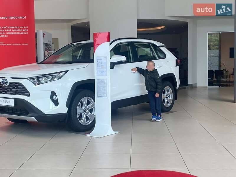 Позашляховик / Кросовер Toyota RAV4 2021 в Кривому Розі