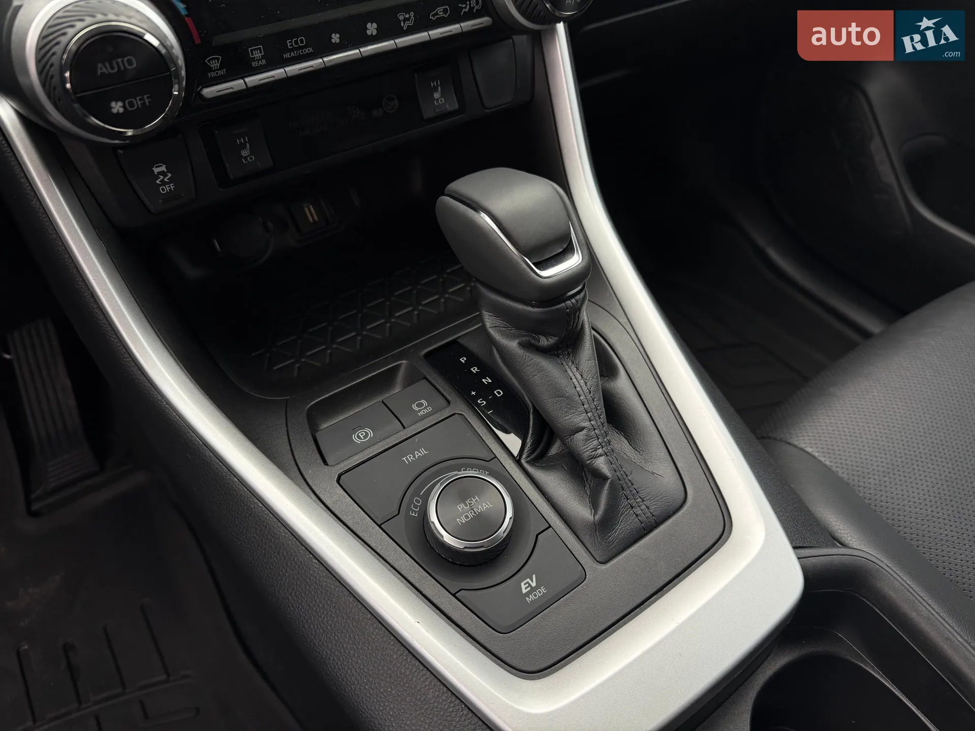 2020 Toyota RAV 4 - мініатюра 32