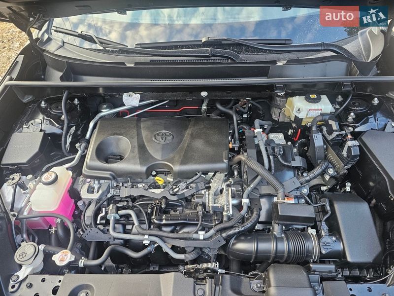 Позашляховик / Кросовер Toyota RAV4 2020 в Києві