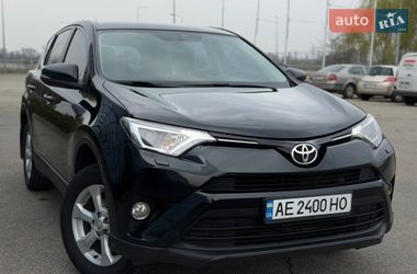 Позашляховик / Кросовер Toyota RAV4 2016 в Дніпрі