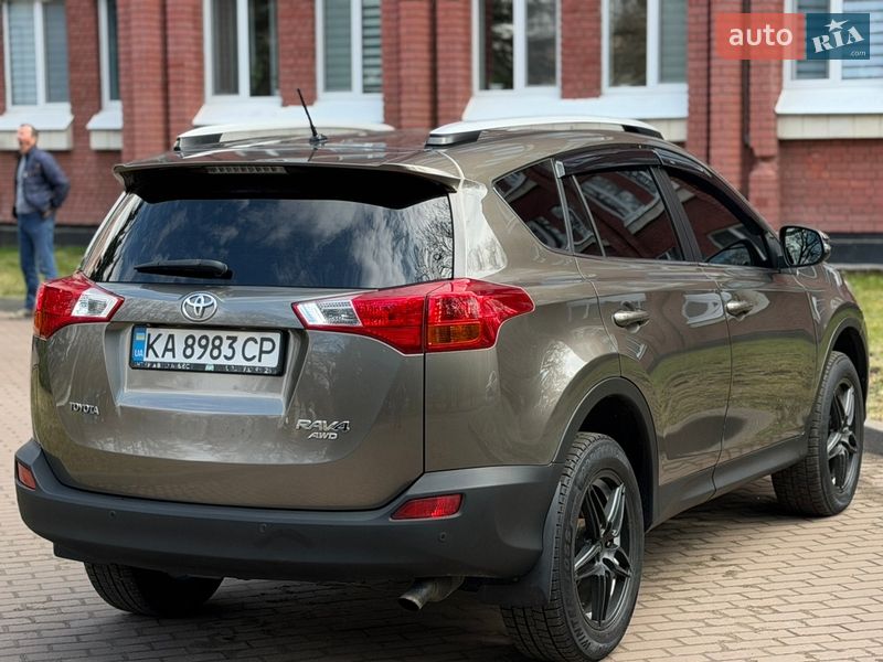 Позашляховик / Кросовер Toyota RAV4 2013 в Чернігові