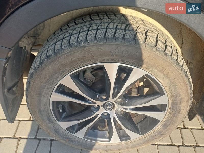 Внедорожник / Кроссовер Toyota RAV4 2014 в Вижнице