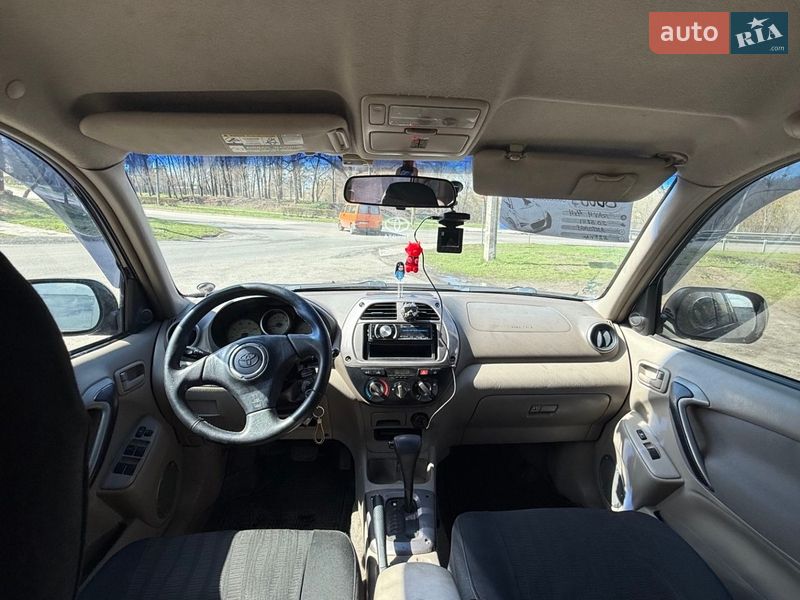 Позашляховик / Кросовер Toyota RAV4 2002 в Смілі