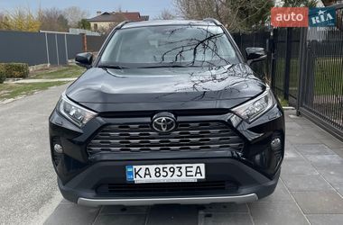 Внедорожник / Кроссовер Toyota RAV4 2021 в Киеве