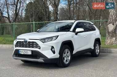 Внедорожник / Кроссовер Toyota RAV4 2020 в Харькове