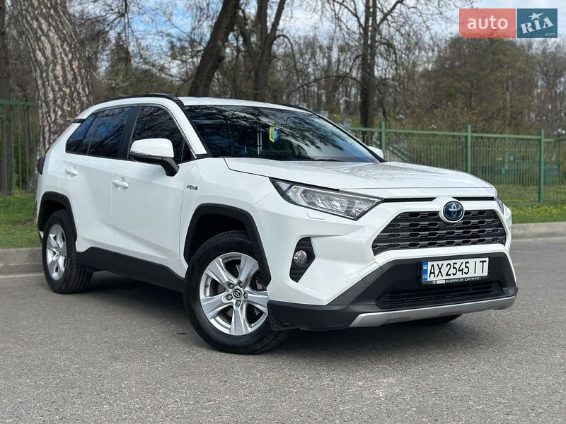 Внедорожник / Кроссовер Toyota RAV4 2020 в Харькове