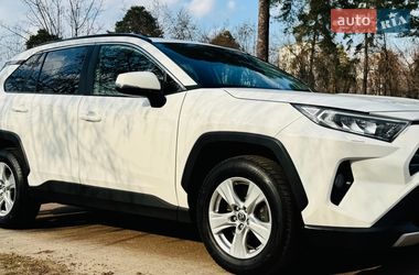 Внедорожник / Кроссовер Toyota RAV4 2021 в Киеве