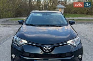 Внедорожник / Кроссовер Toyota RAV4 2018 в Днепре