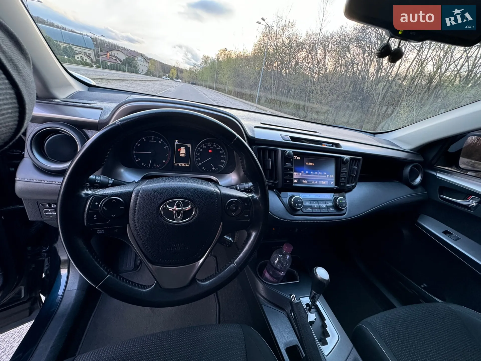 2018 Toyota RAV 4 - мініатюра 10