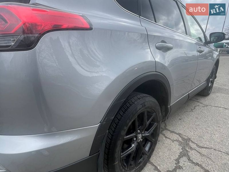 Позашляховик / Кросовер Toyota RAV4 2018 в Львові