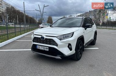 Внедорожник / Кроссовер Toyota RAV4 2020 в Харькове
