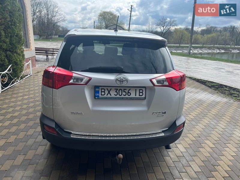 Позашляховик / Кросовер Toyota RAV4 2014 в Дунаївцях